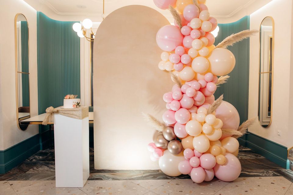Balloon Column