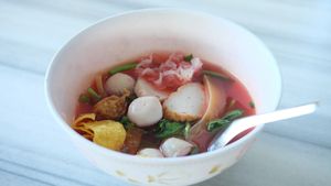 Thai Food Restaurant Tom Yum Soup at Thai American Bistro in Sugarland, Tx