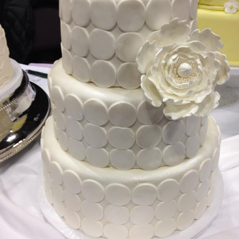Duke bakery alton wedding cake10
