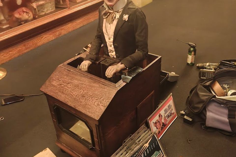 Tophat toy in box