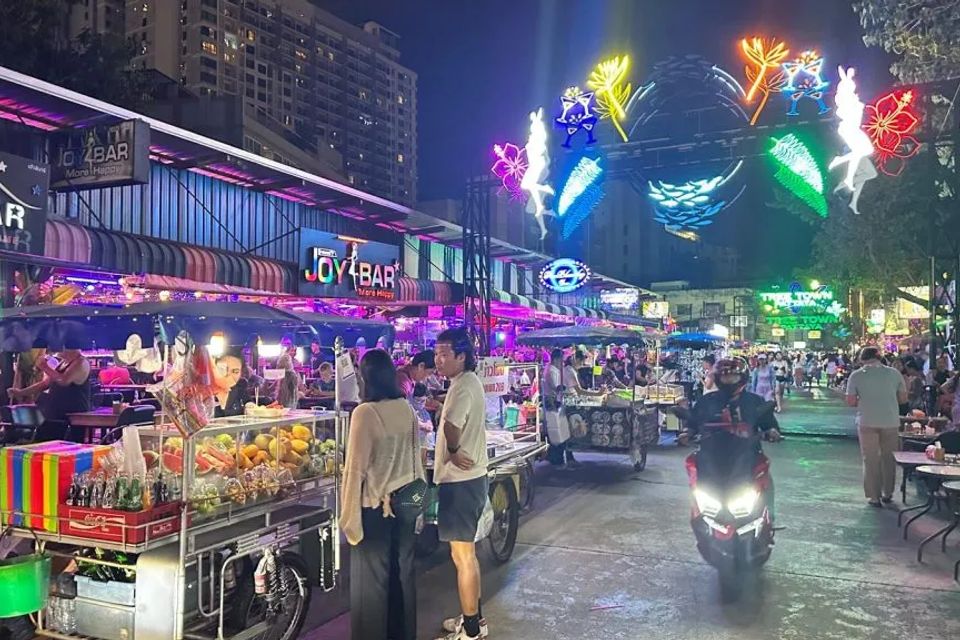 Tree town market soi buakhao 1024x576