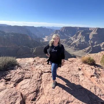 Melissa background1 original