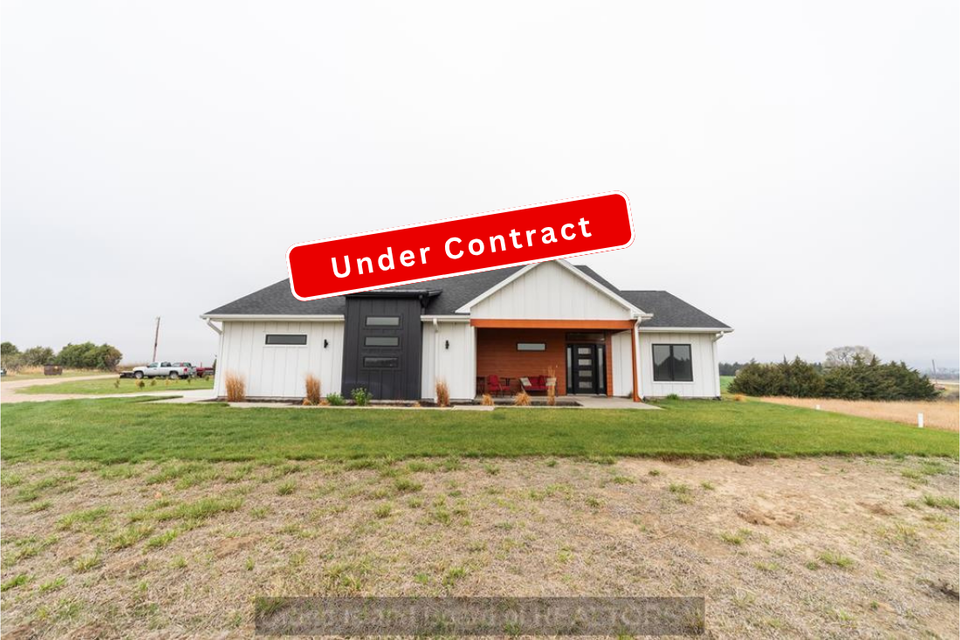 696 8th ave st. paul  ne 68873 a 1 under contract