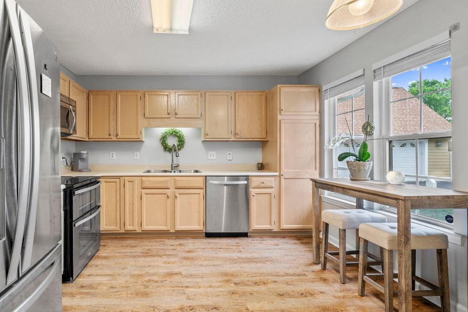 702 woodlea   photo 2