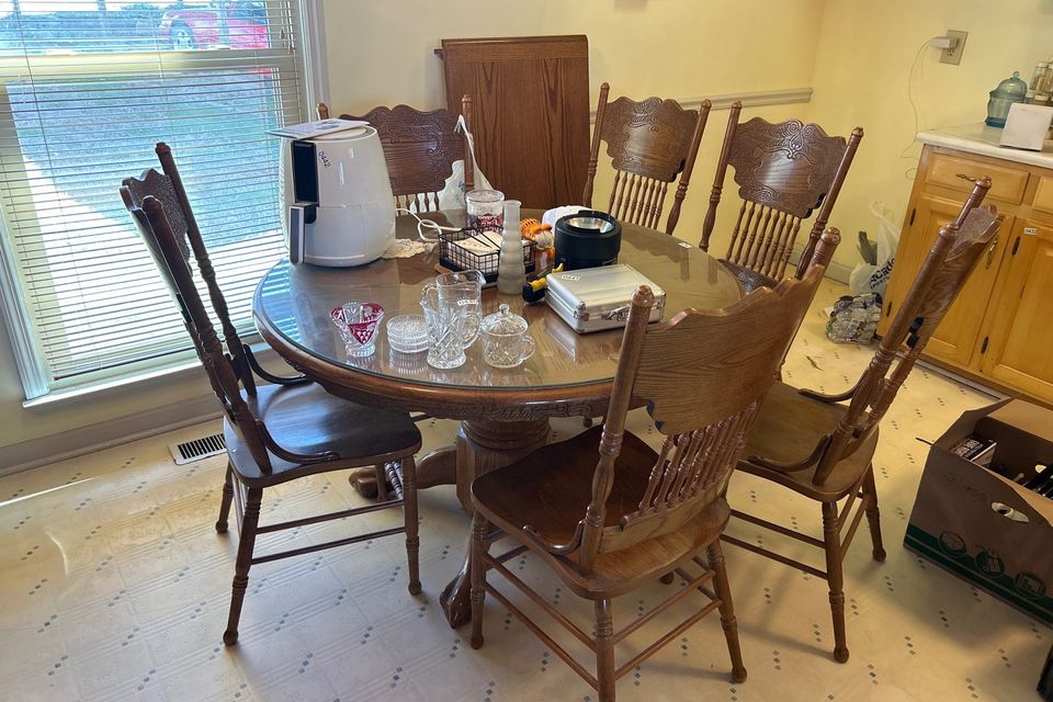 Oak table hazel green