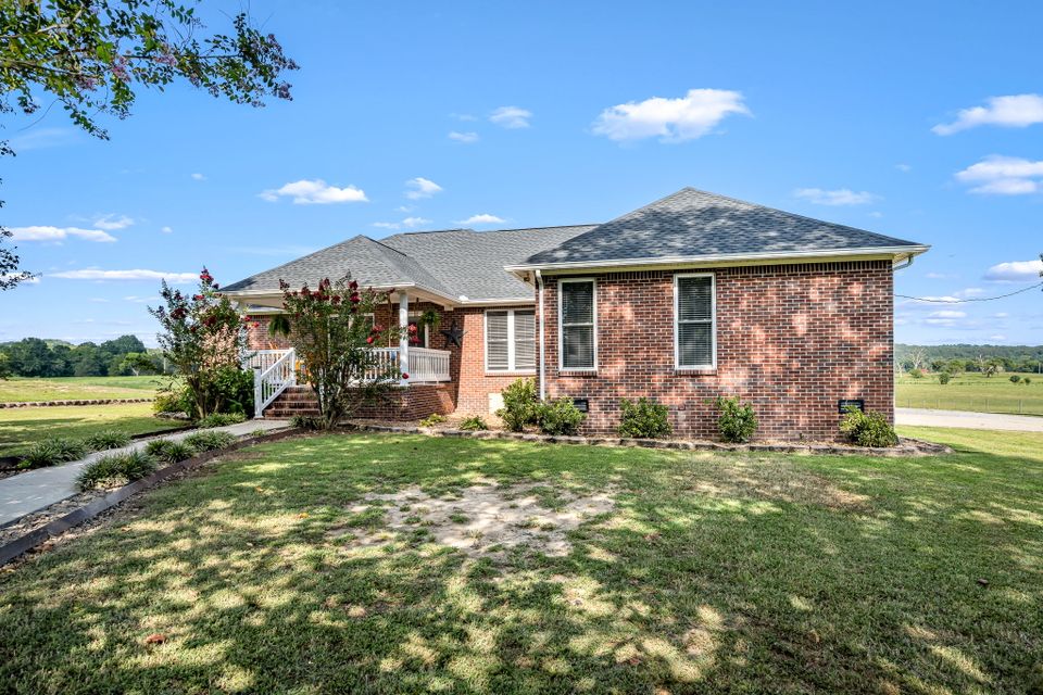60 web or mls 2811 bert watt rd   clear lens real estate photography 60