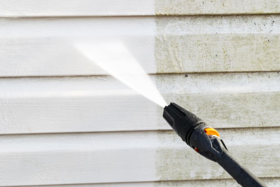 Hire pressure washing services 1