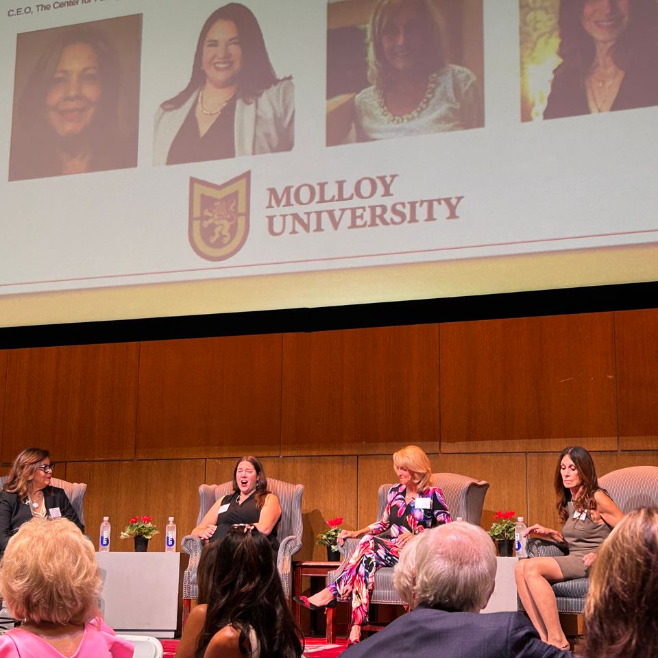 The conversation panel molloy