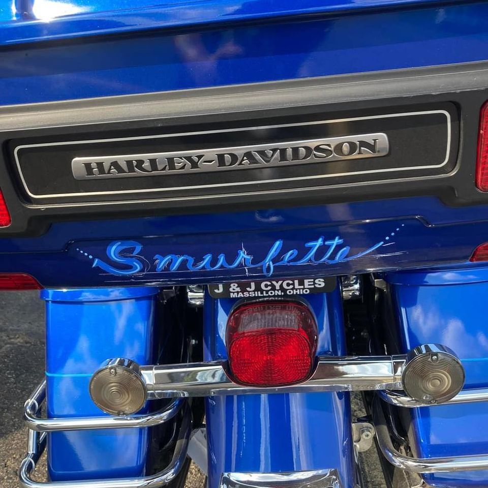 Creative custom pinstriping design and artistic projects created by Skeeter's Grafix.