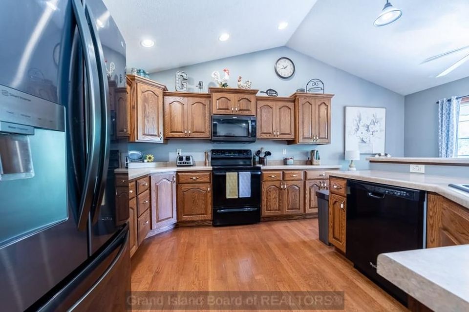 817 esther st fullerton ne a 8