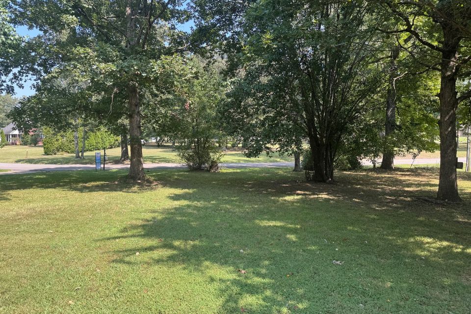 Yard ashton circle