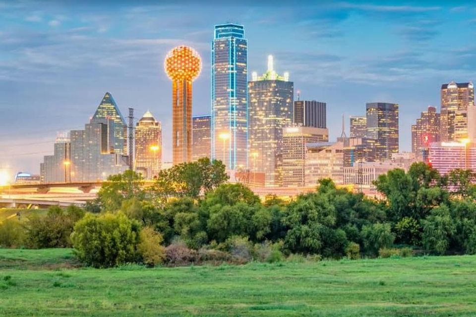 attorney web design downtown dallas skyline with lights