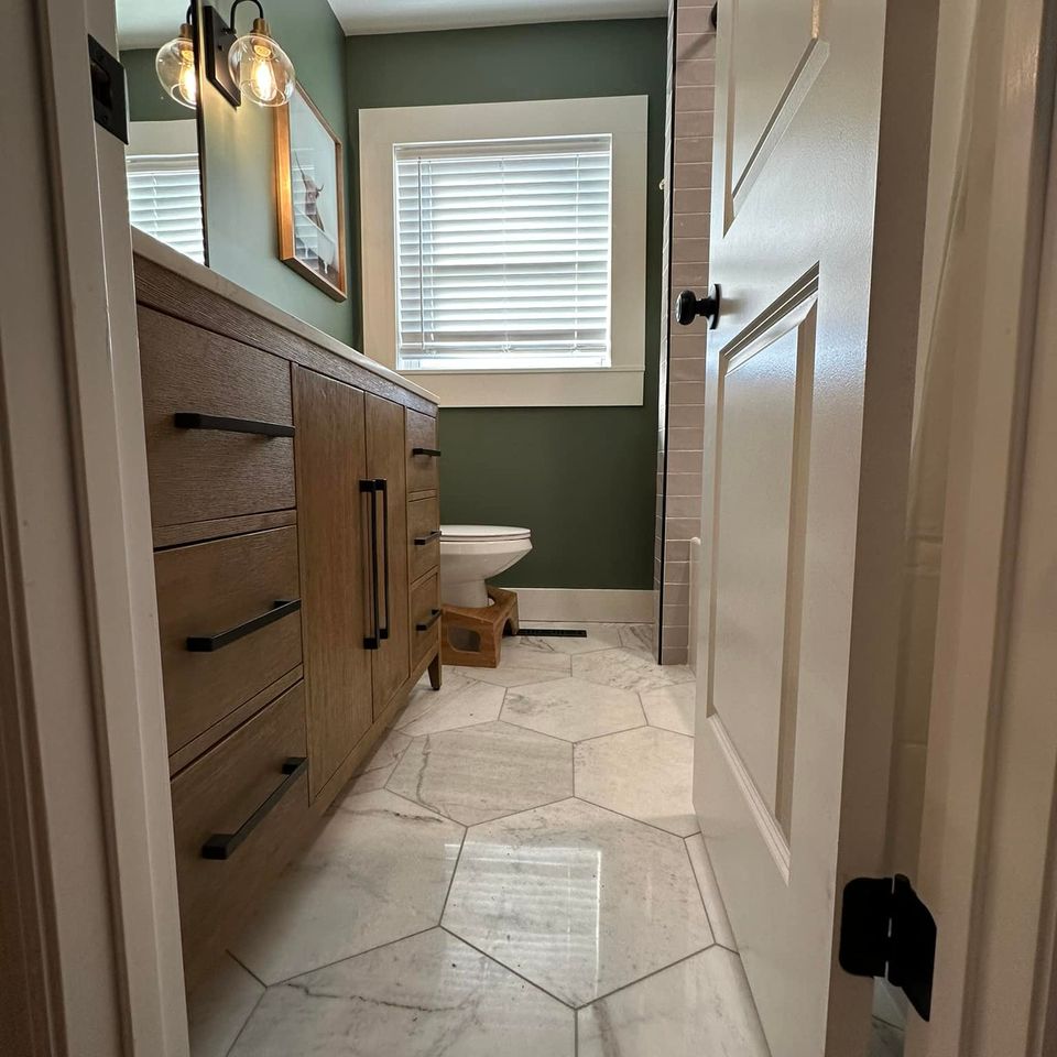 Florida home right bathroom tile