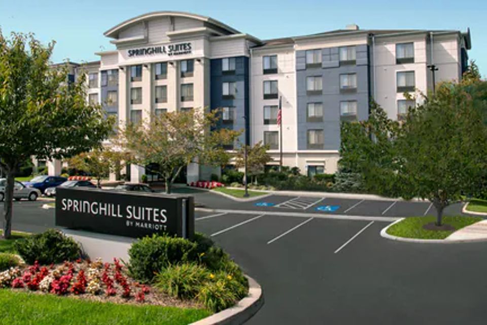 Sh hgrsh day exterior with mo21900 88606 wide hor original