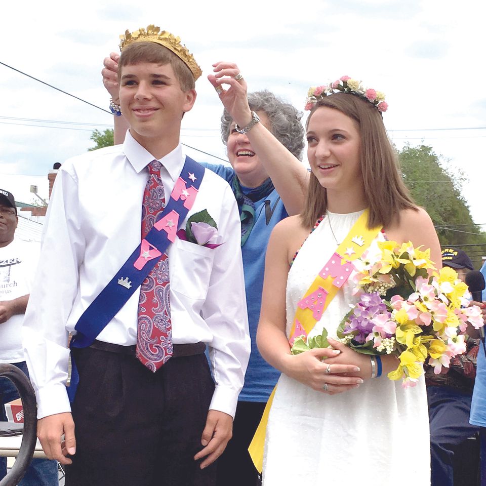 Mathews may faire king and queen20180523 11214 rx57vj