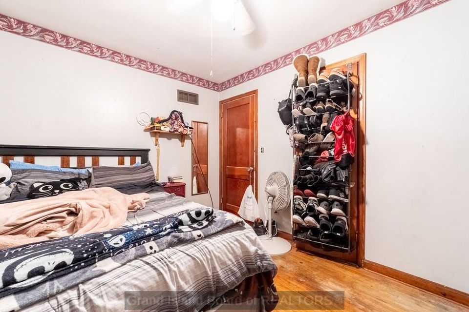 813 n adams grand island  ne 68803 b 4
