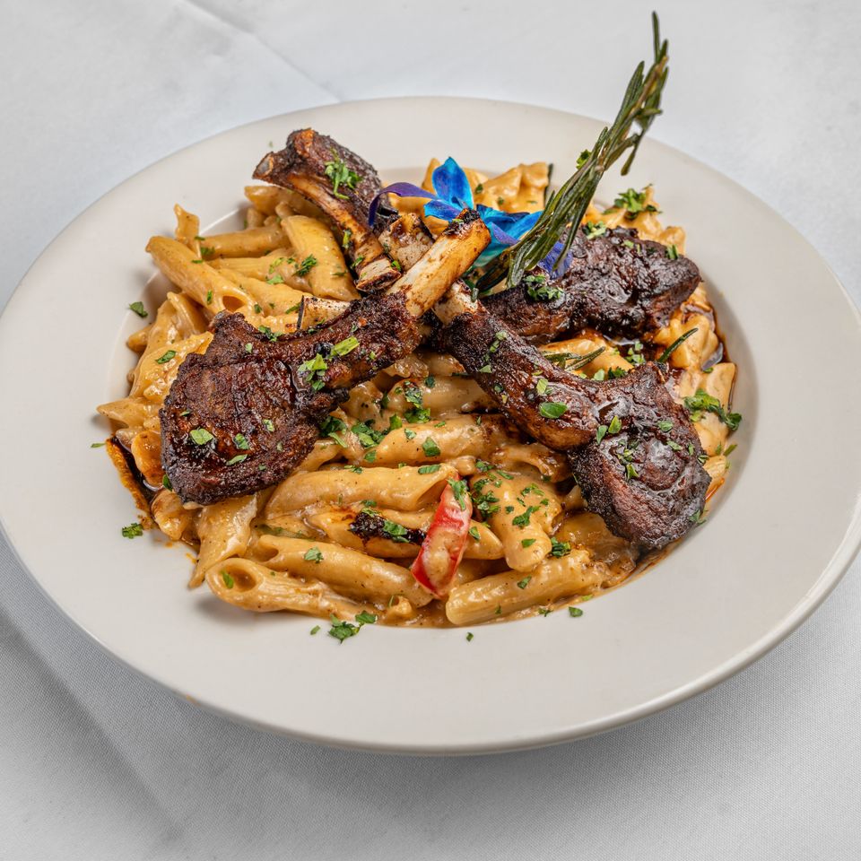 Palmislandrestaurant lounge lambchopoverrice