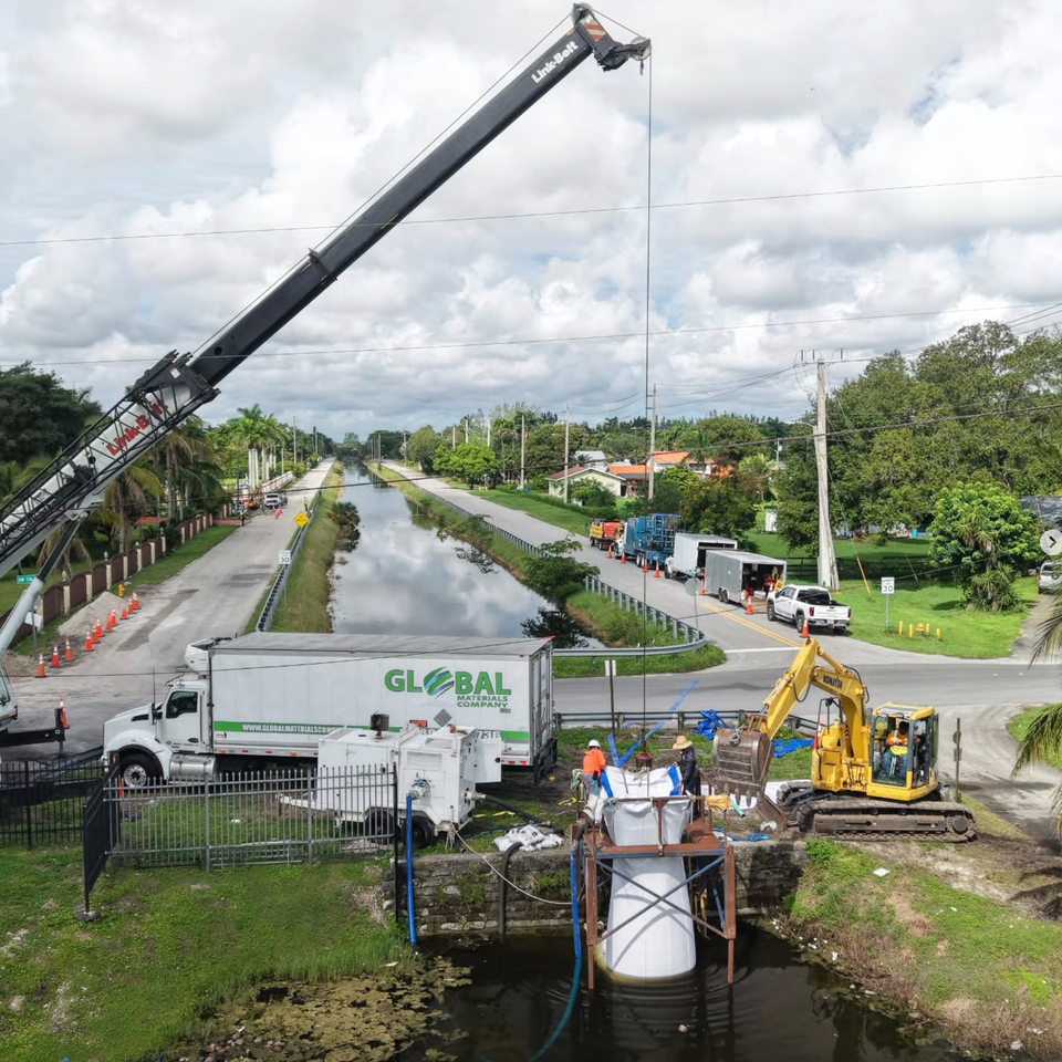 Miami jobsite crane rental