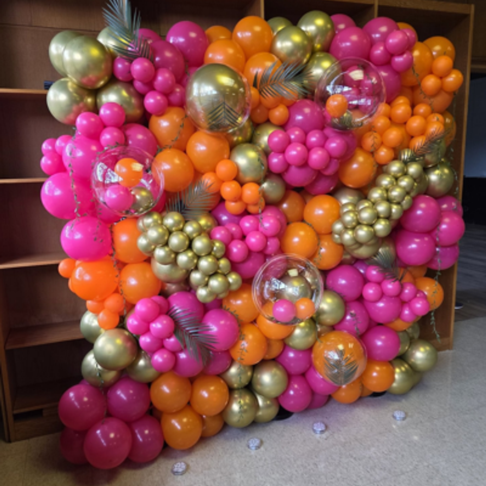 Statement balloon wall kcd