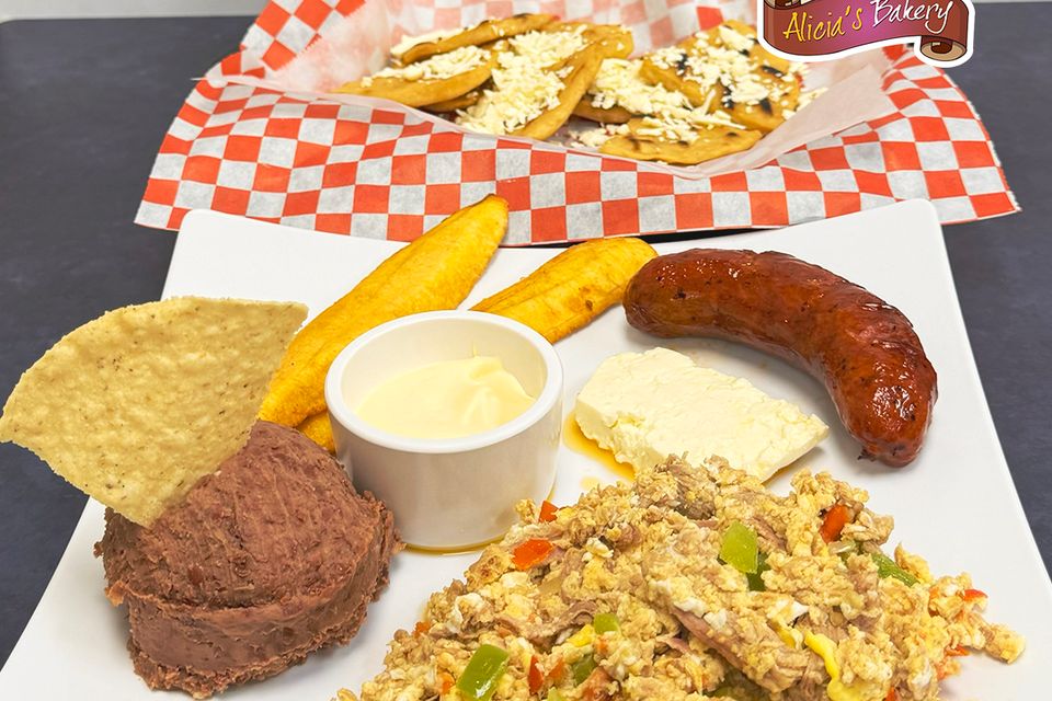 Alicias bakery katy desayuno campesino menu