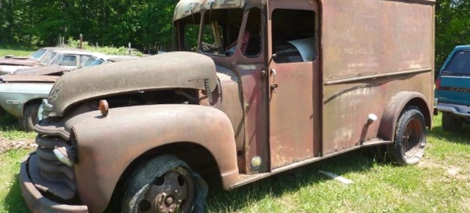 Antique delivery truck up for auction at Kauffman Bros. Auctions