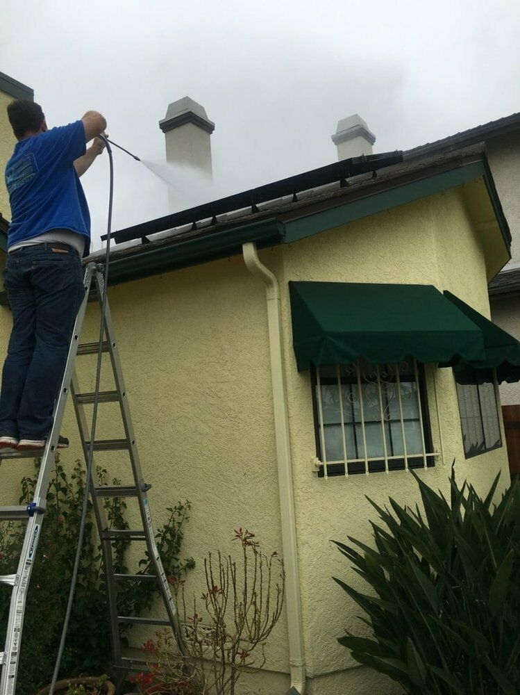 exterior window cleaning in Los Angeles