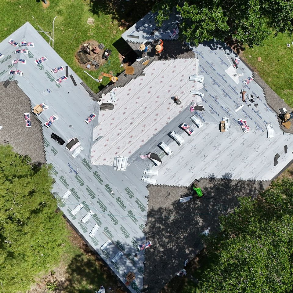 New roof replacement in progress in Kenner, La.