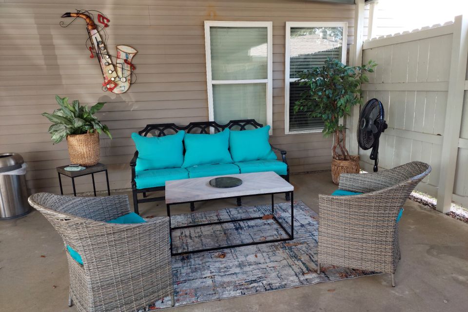 Outdoor patio midtown guest house