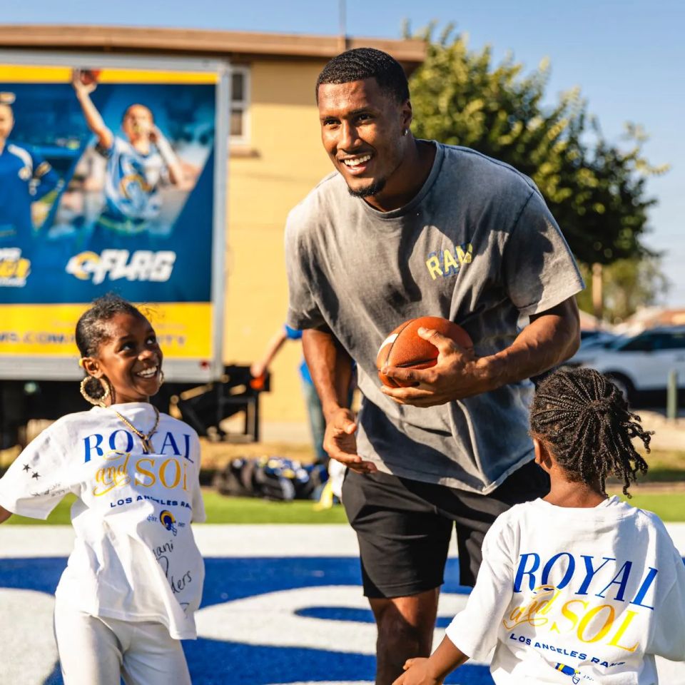 La rams fileld shot 2 1920w