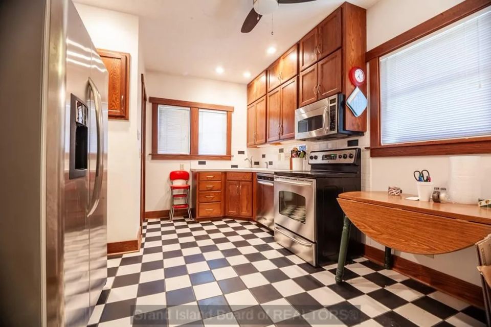 2104 w state st grand island b 3