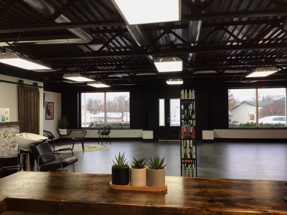 Slate about our salon1