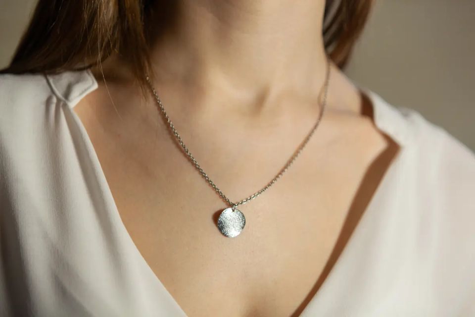 Vistacreate 334705292 stock photo portrait beautiful fair young woman jewelry one light source (1)
