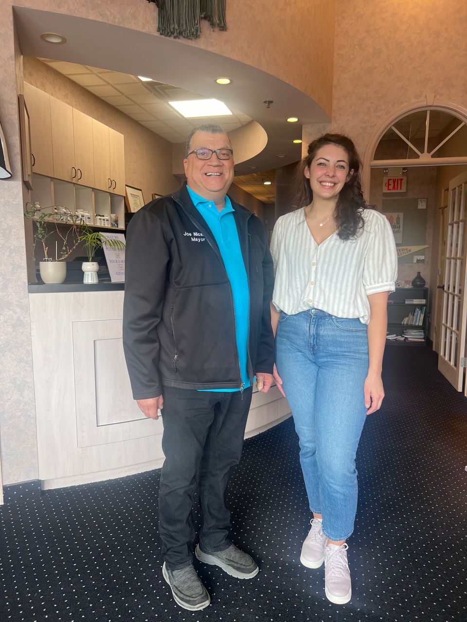 Mayor nicastro welcomes dr. kathryn lederer to mount olive 
