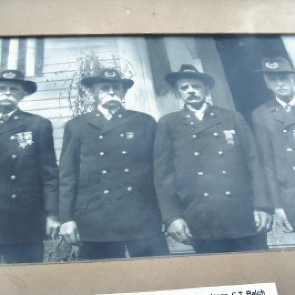 Orig.photo 4 gar soldiers at a diamond wedding files420170915 29725 125caed