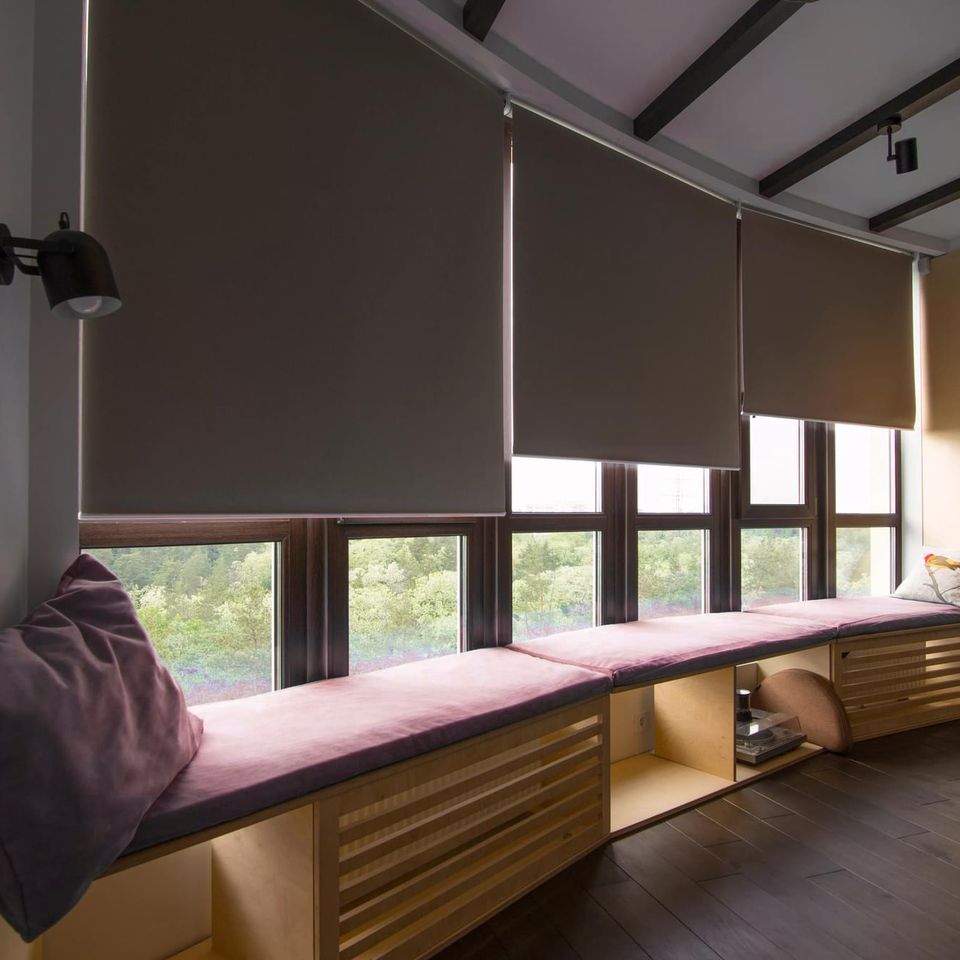 Automatic window shades