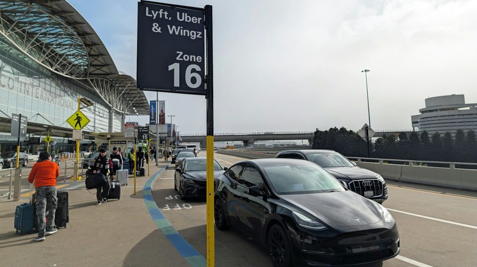 Cars waiting to pick someone up at the airport