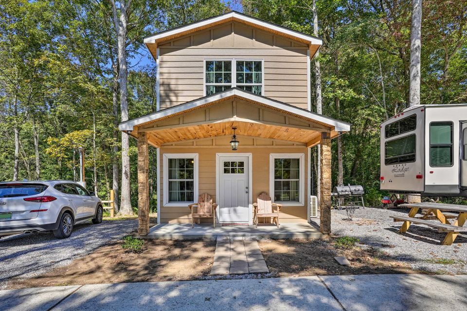Lakefront getaway trenton  georgia