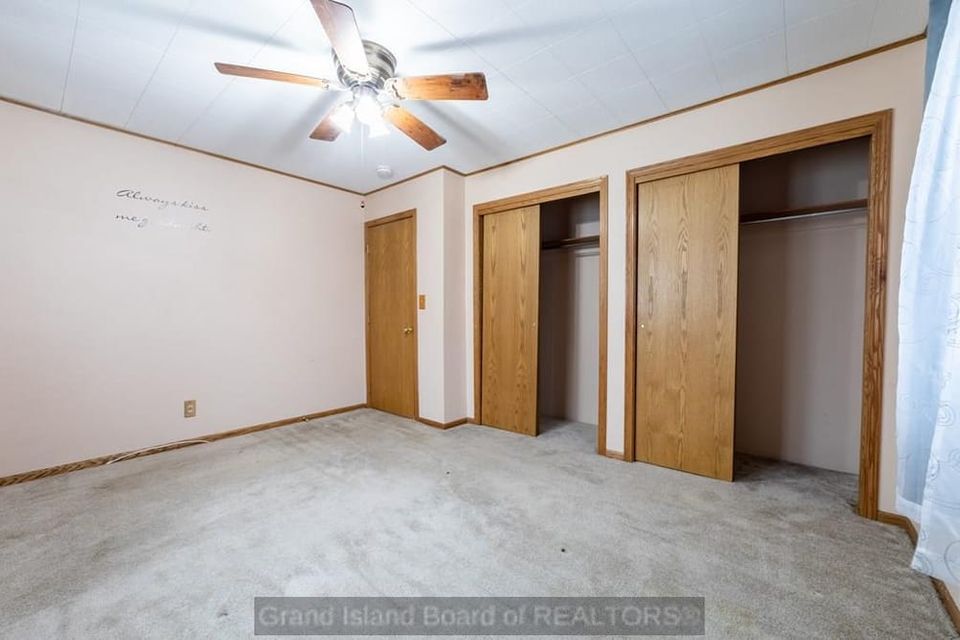 512 e 19th st grand island b 1