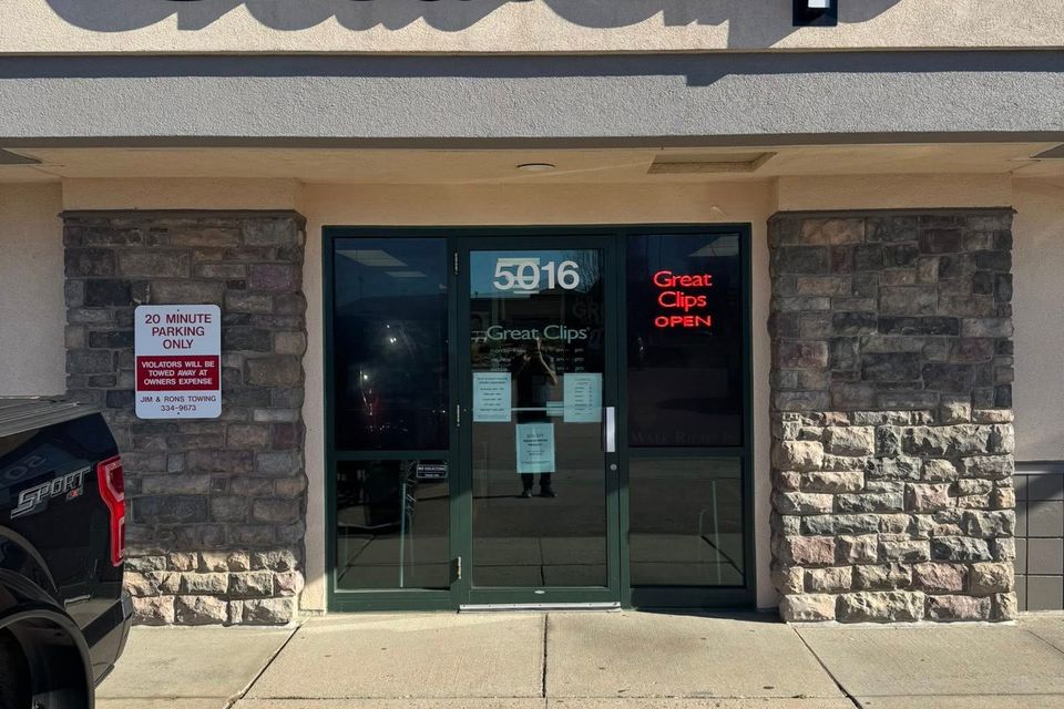 Great clips sign
