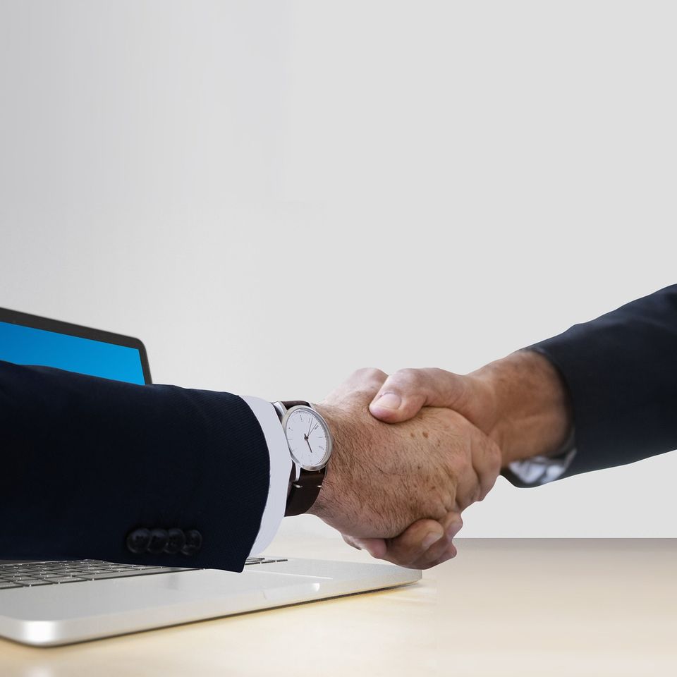 Handshake gc5ce4aeed 1920