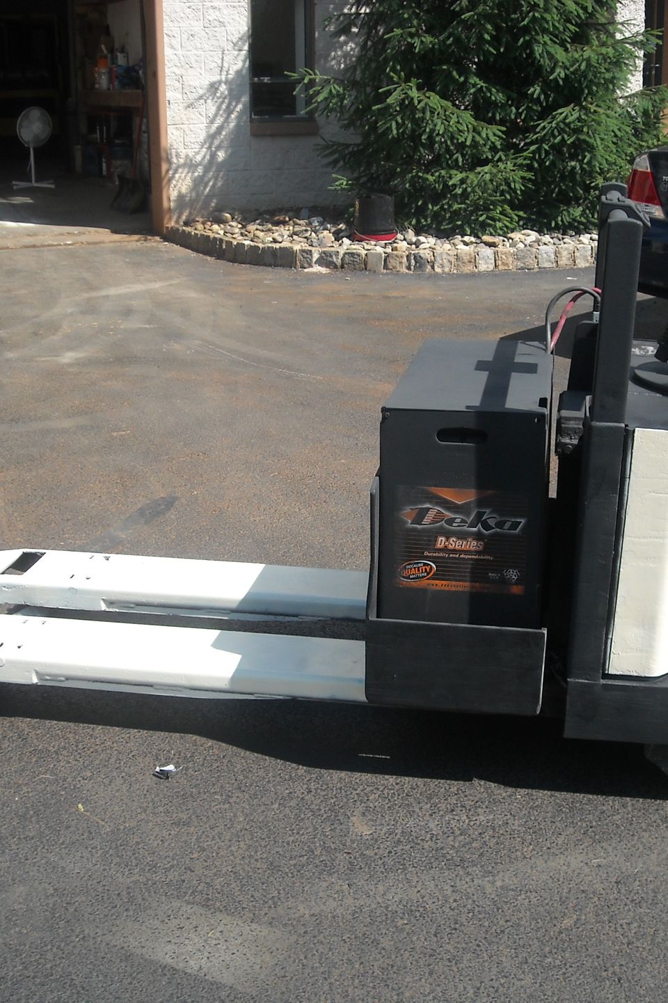 Crown pallet jack