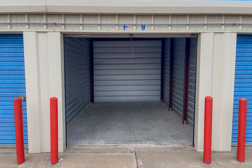 10x20 unit still
