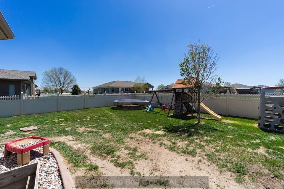 4211 shanna st grand island  ne 68803 d 5