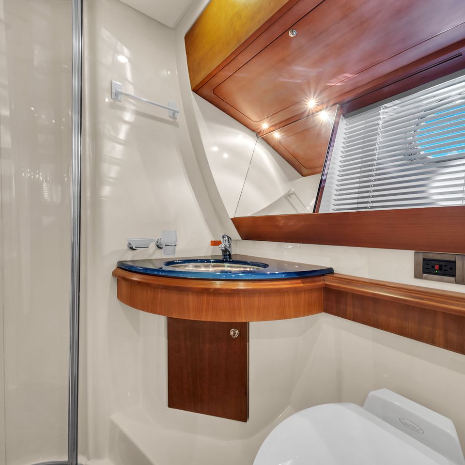 60 azimut flybridge 12