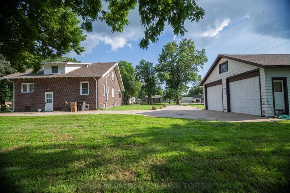 2104 w state st grand island e 3