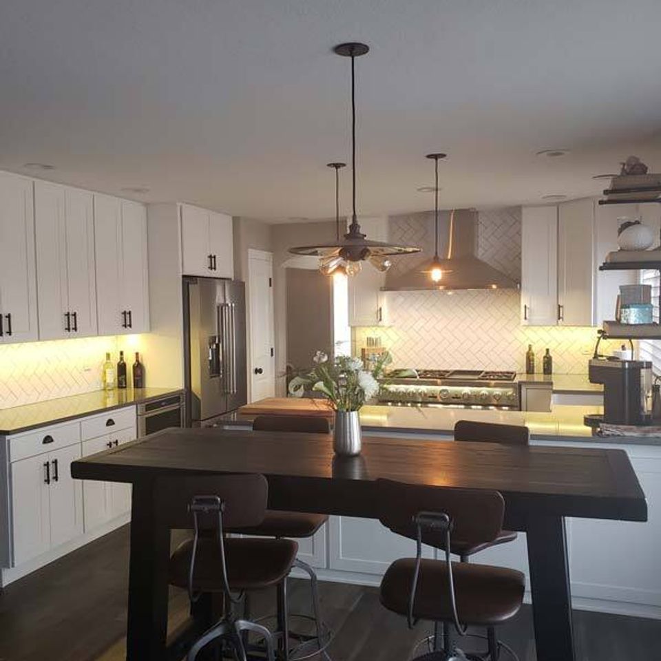 Warehouse testimonial diningtable