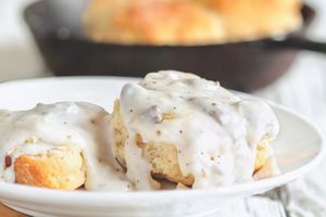 Biscuit gravy