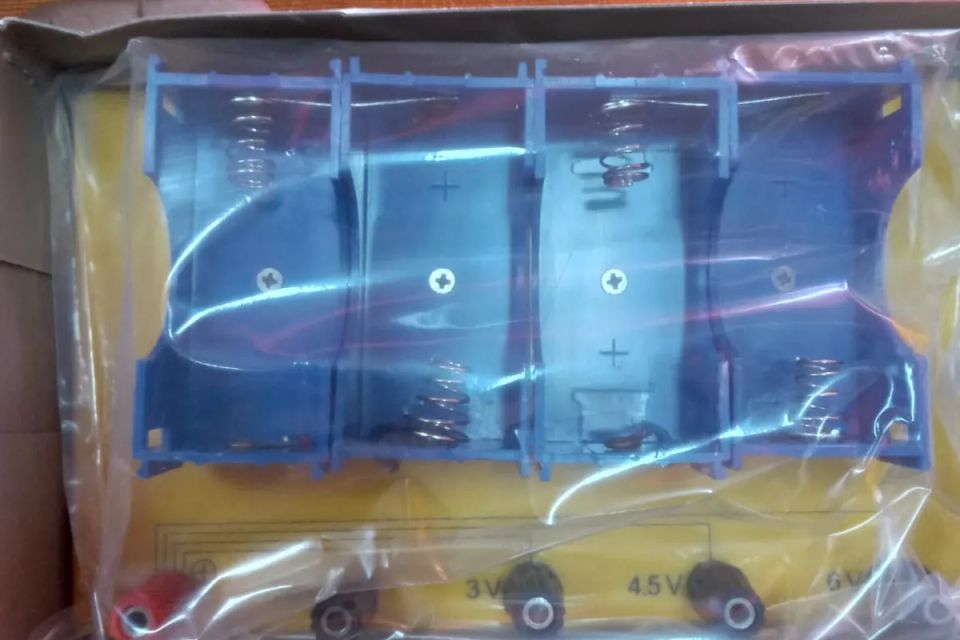 Battery holder set 4 d batteries original