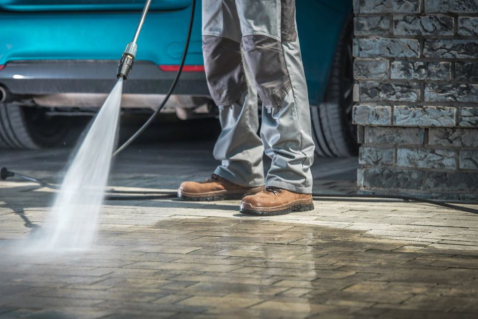 Pressure washing safety tips