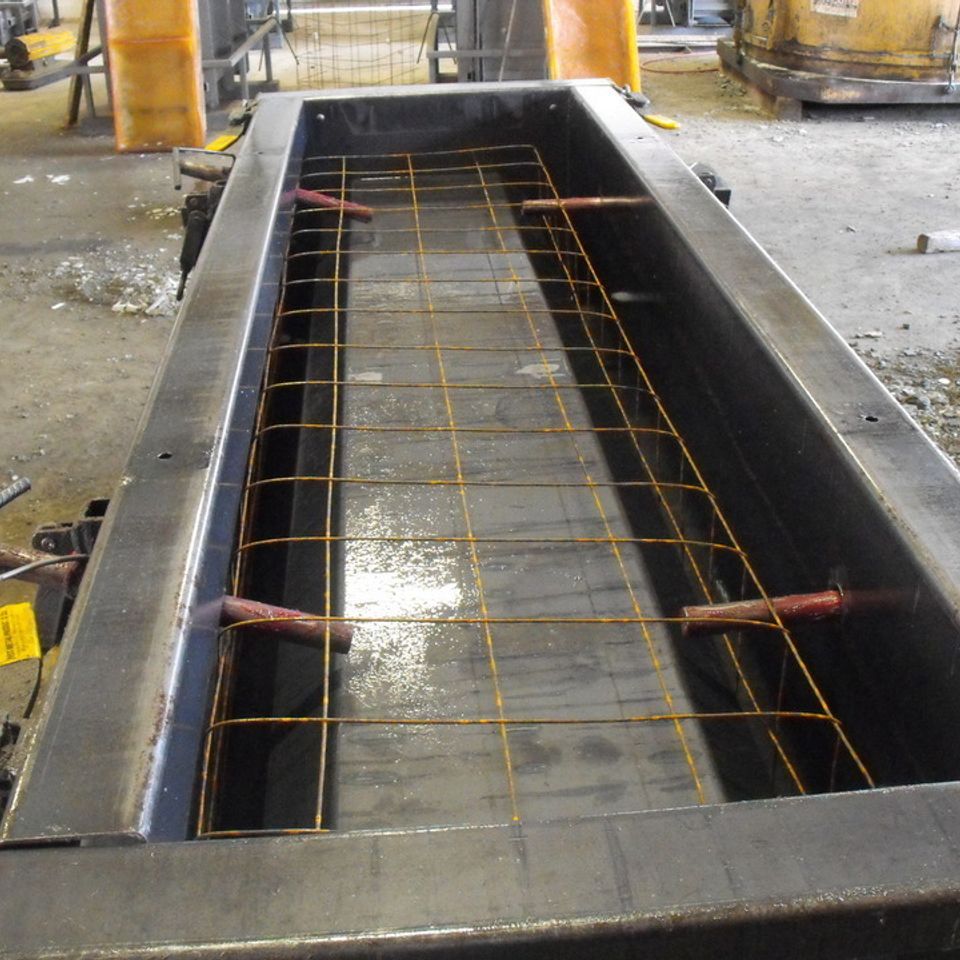  60c fence line feeder20150505 6981 w1rk8n